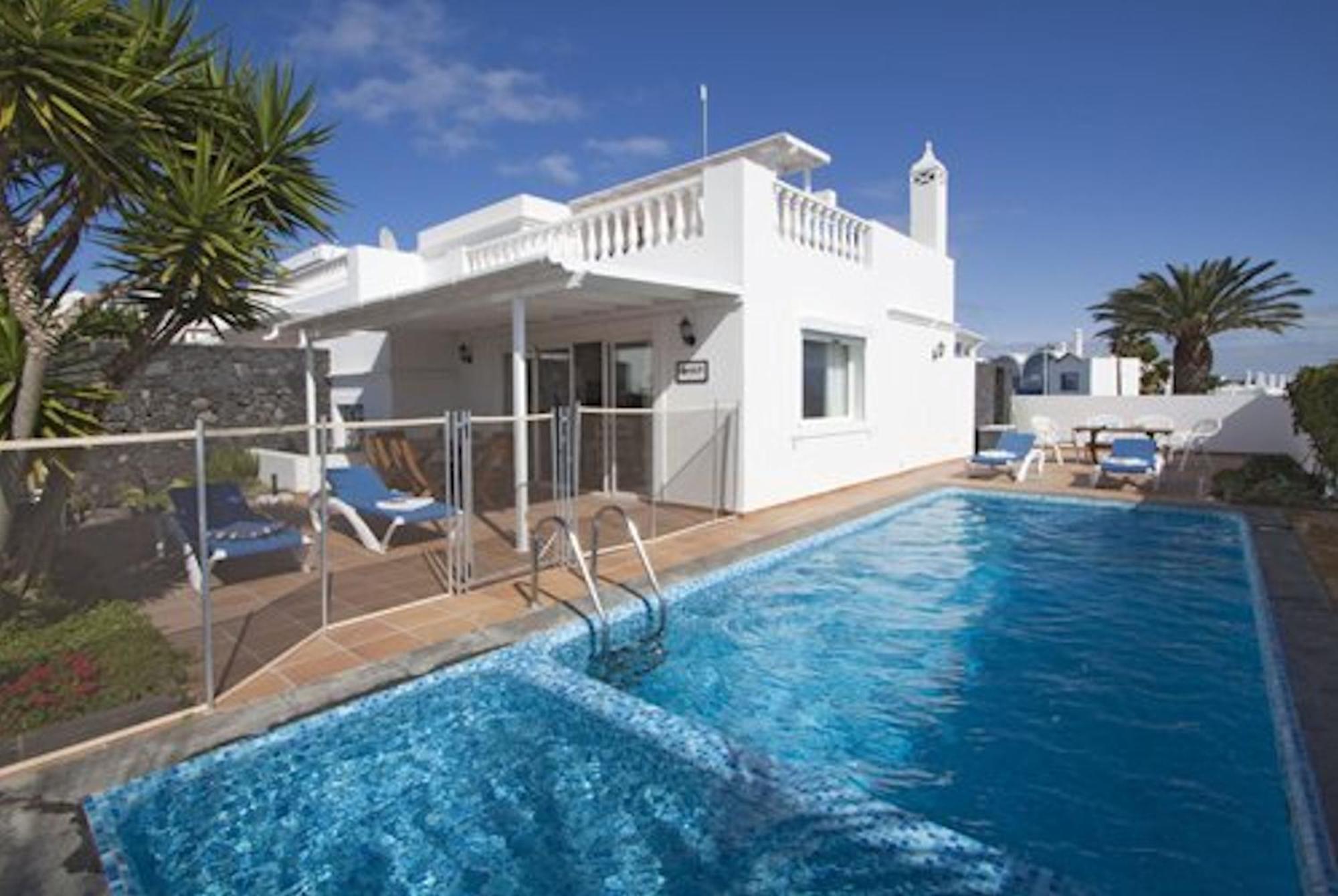 Lovely Los Mojones Villa Casa Jasmine Heated Pool Short Walk To Beach Puerto Del Carmen Puerto del Carmen  Dış mekan fotoğraf